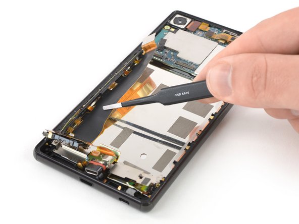 Sony Xperia Z4 Flex Cable Assemblies and Loudspeaker Replacement: crwdns2935265:036crwdnd2935265:02crwdnd2935265:03crwdne2935265:0