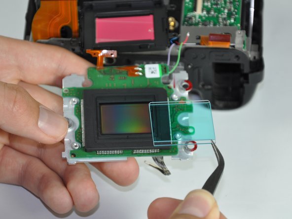 Nikon D5000 Sensor Filter Replacement: crwdns2935265:010crwdnd2935265:02crwdnd2935265:02crwdne2935265:0