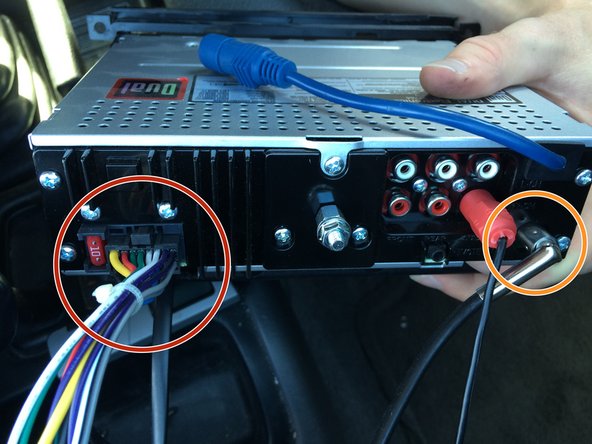 How to Remove a Car Stereo in a Chevy Tracker: crwdns2935265:06crwdnd2935265:03crwdnd2935265:03crwdne2935265:0