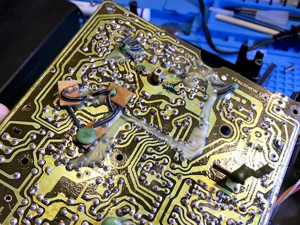 Panasonic RF-1101 Radio Disassembly, Board View: crwdns2935265:05crwdnd2935265:02crwdnd2935265:03crwdne2935265:0