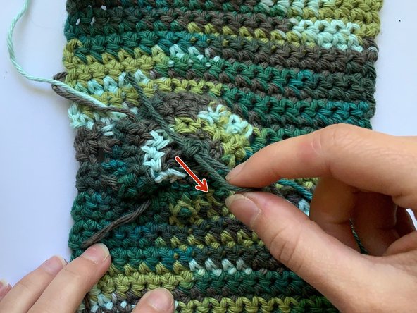 How to repair a hole in a crochet dishcloth: passo 7, imagem 3 %32