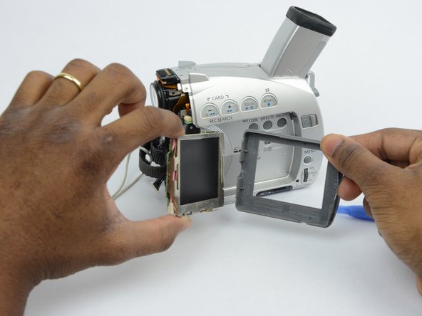 Canon ZR70MC LCD Component Replacement: crwdns2935265:012crwdnd2935265:03crwdnd2935265:03crwdne2935265:0