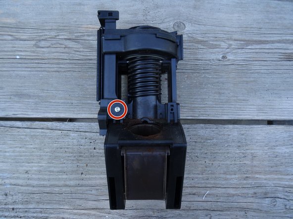 Check the Jura ENA micro 9 brew assembly, Brew Assembly: crwdns2935265:014crwdnd2935265:03crwdnd2935265:03crwdne2935265:0