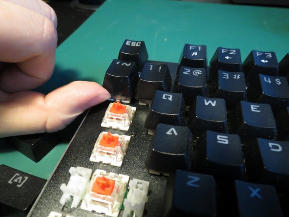 Kogan RGB Mechanical Keyboard Teardown, Remove keycaps: crwdns2935265:01crwdnd2935265:02crwdnd2935265:03crwdne2935265:0