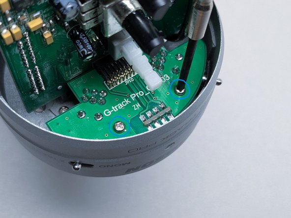 Samson G-Track Pro Teardown, Loosening Boards: crwdns2935265:014crwdnd2935265:03crwdnd2935265:03crwdne2935265:0