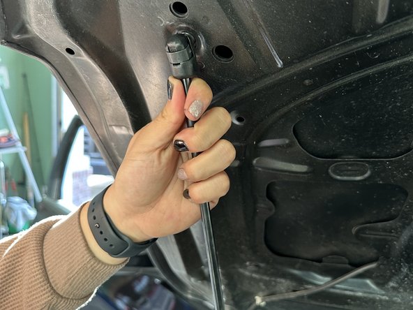 2016 Toyota Camry Hood Struts Replacement: crwdns2935265:03crwdnd2935265:02crwdnd2935265:02crwdne2935265:0