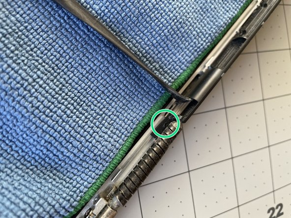 MacBook Pro 15" Unibody Mid 2012 Airport and Bluetooth Antenna Replacement: crwdns2935265:021crwdnd2935265:03crwdnd2935265:03crwdne2935265:0