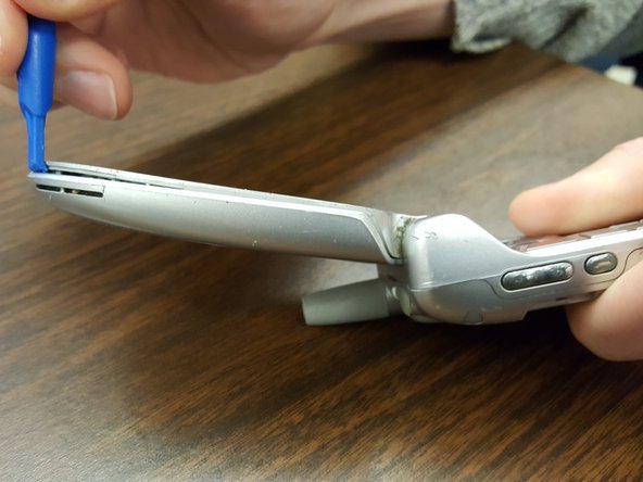 Motorola V400 Camera Replacement: crwdns2935265:03crwdnd2935265:02crwdnd2935265:03crwdne2935265:0