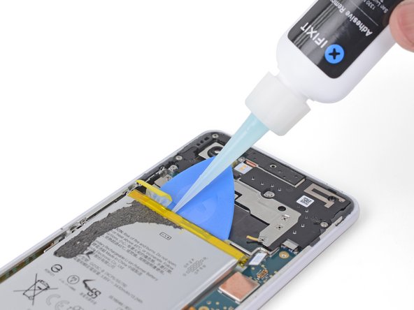 Google Pixel 3 XL Screen Assembly Replacement, Remove the battery adhesive strips: crwdns2935265:056crwdnd2935265:02crwdnd2935265:02crwdne2935265:0