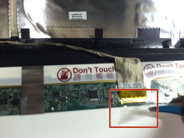 Repairing Samsung NP300E5A LCD Screen: crwdns2935265:06crwdnd2935265:02crwdnd2935265:03crwdne2935265:0