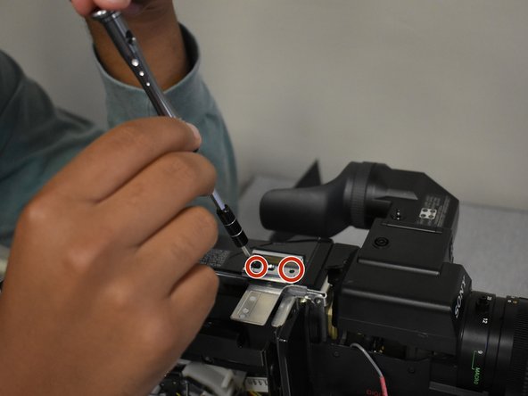 Sony Betamovie BMC-220 Cassette Compartment Replacement: crwdns2935265:05crwdnd2935265:02crwdnd2935265:02crwdne2935265:0