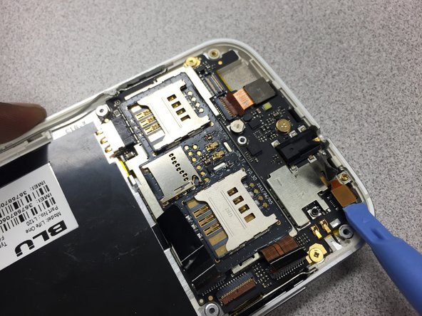 Blu L120 Motherboard Replacement: crwdns2935265:09crwdnd2935265:03crwdnd2935265:03crwdne2935265:0