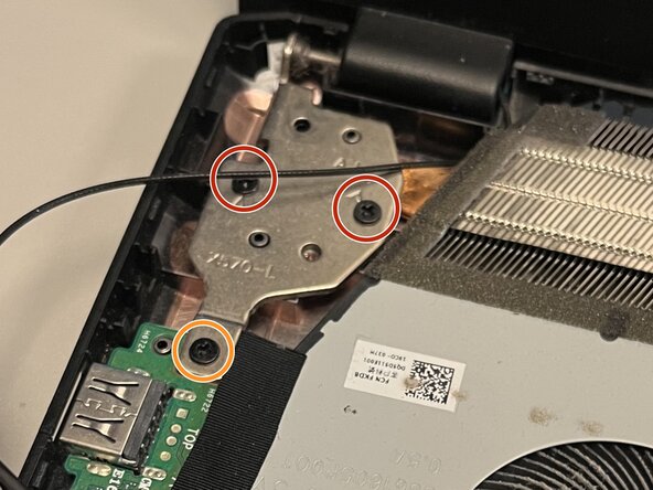 Asus M570D Mainboard tauschen, Schrauben links lösen: Schritt 13, Bild 1 von 1