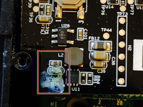 Remove corrosion from battery terminal, Examine the motherboard for any corrosion: stap 6, afbeelding 2 van 2