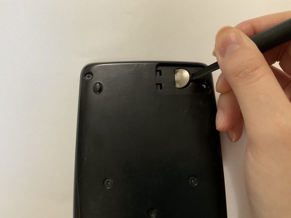 CASIO fx-50FH II Scientific Calculator Battery Replacement: шаг 4, изображение 2 из 3