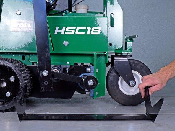 Classen Sod Cutter HSC18AHD 2018 Upper Drive Chain Replacement, Remove the cutter blade: crwdns2935265:07crwdnd2935265:03crwdnd2935265:03crwdne2935265:0