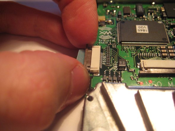 Removing Delphi MyFi XM2GO Keypad, Removing Delphi MyFi XM2GO Keypad: crwdns2935265:019crwdnd2935265:02crwdnd2935265:03crwdne2935265:0