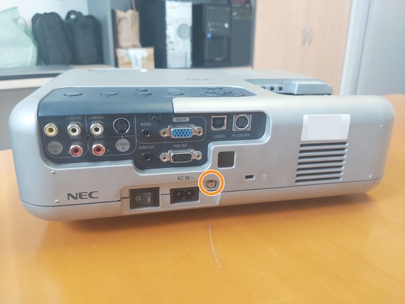 NEC VT660 プロジェクター本体 Projector NEC VT660 Disassembly - iFixit Repair Guide