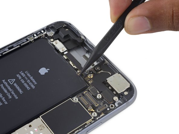 iPhone 6s Plus Top Left Wi-Fi Antenna Replacement, Top left Wi-Fi Antenna: crwdns2935265:025crwdnd2935265:02crwdnd2935265:02crwdne2935265:0