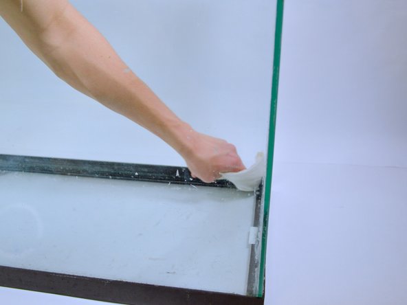 How to Reseal a 55 Gallon Fish Tank: 3 단계, 이미지 3개 중 2개