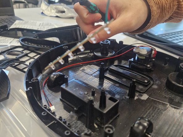 YT-88 Automatic Intelligent Sweeping Robot Full Disassembly, Removing the UV light Bar: crwdns2935265:012crwdnd2935265:02crwdnd2935265:03crwdne2935265:0