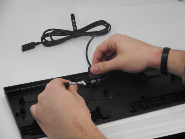 Razer BlackWidow V3 Tenkeyless USB Cable/Back Panel Replacement: crwdns2935265:05crwdnd2935265:02crwdnd2935265:03crwdne2935265:0