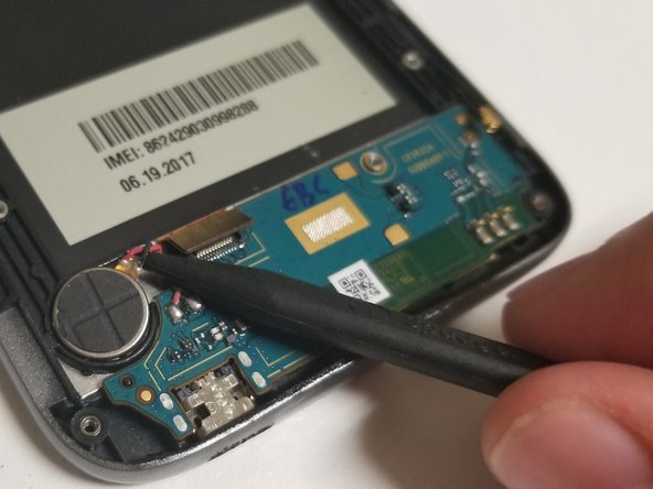 Coolpad Defiant Daughterboard Replacement: step 5, image 2 of 3