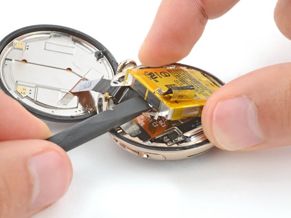 Google Pixel Watch 2 Battery Replacement, Pry up the battery: 19 단계, 이미지 2개 중 2개