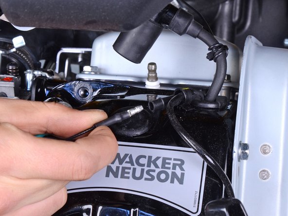 Wacker 4-Stroke Rammer BS504AS REV 101 (2019) Petcock Replacement, Remove the power wire: crwdns2935265:03crwdnd2935265:02crwdnd2935265:02crwdne2935265:0