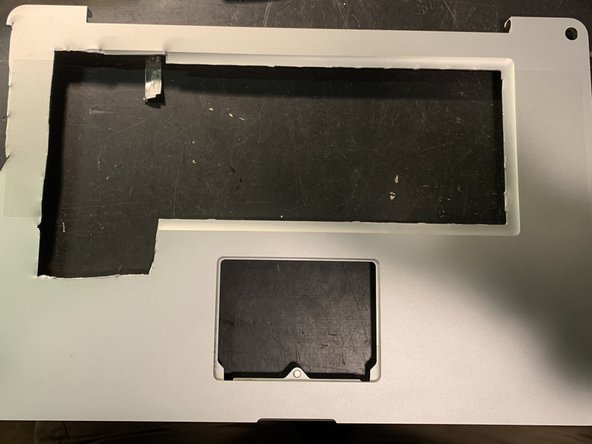 MacBook Pro Screen Conversion, Cutting the Topcase to shape: crwdns2935265:04crwdnd2935265:03crwdnd2935265:03crwdne2935265:0