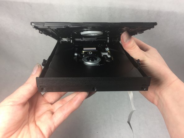 Sony BDP BX350 Disc Tray Replacement: crwdns2935265:09crwdnd2935265:02crwdnd2935265:02crwdne2935265:0