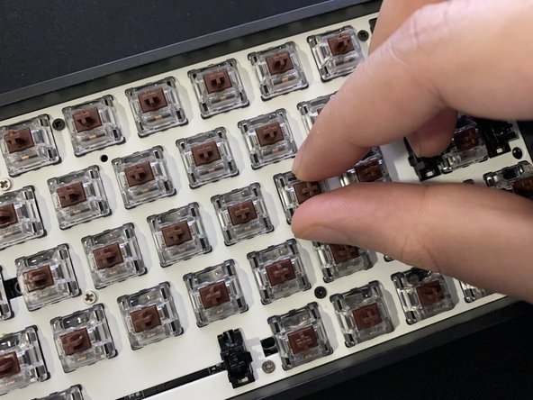 Epomaker SK64S Keyboard Switches Replacement: 7 단계, 이미지 3개 중 2개