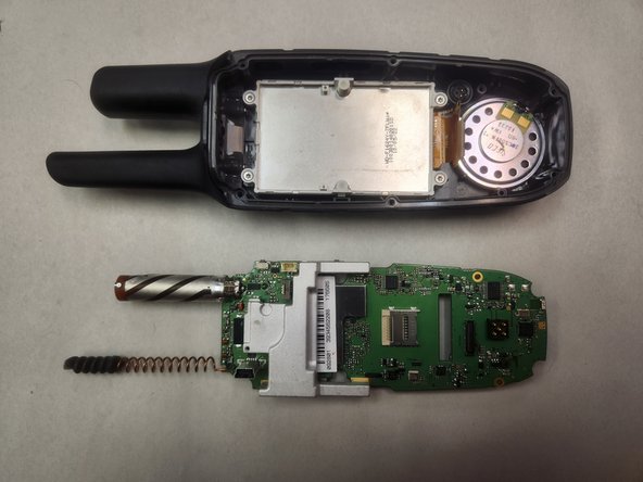 Garmin Rino 650 Screen Replacement, Remove the Motherboard: crwdns2935265:09crwdnd2935265:03crwdnd2935265:03crwdne2935265:0