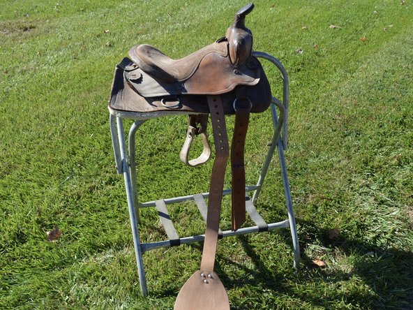 Western Saddle Fender Replacement: crwdns2935265:05crwdnd2935265:03crwdnd2935265:03crwdne2935265:0