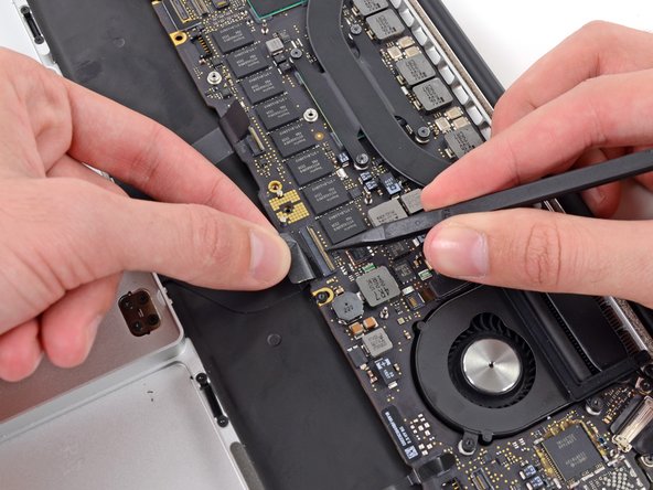 MacBook Pro 13" Retina Display Late 2012 Upper Case Replacement: crwdns2935265:040crwdnd2935265:02crwdnd2935265:03crwdne2935265:0