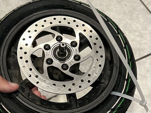 NIU KQi3 Pro Electric Scooter Front Tire Replacement: crwdns2935265:010crwdnd2935265:02crwdnd2935265:02crwdne2935265:0