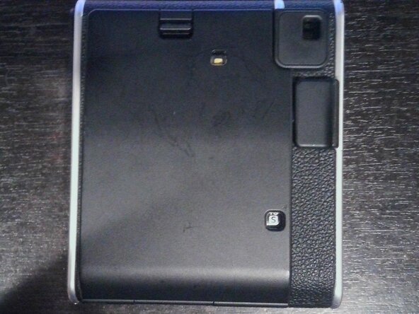 Disassembling FujiFilm instax mini 40 Outer shell, Outer shell: crwdns2935265:01crwdnd2935265:01crwdnd2935265:03crwdne2935265:0