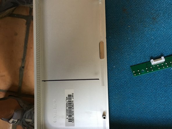 How to build a display using a iMac: step 10, image 1 of 3