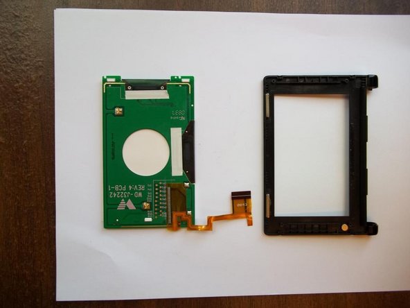 Nurian R9 Screen Replacement: 步骤 8 中的图像 2，3