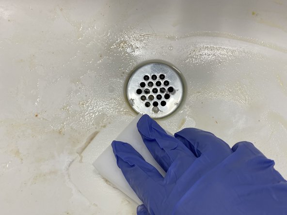 How to Remove Stains From a Porcelain Sink: crwdns2935265:03crwdnd2935265:02crwdnd2935265:02crwdne2935265:0