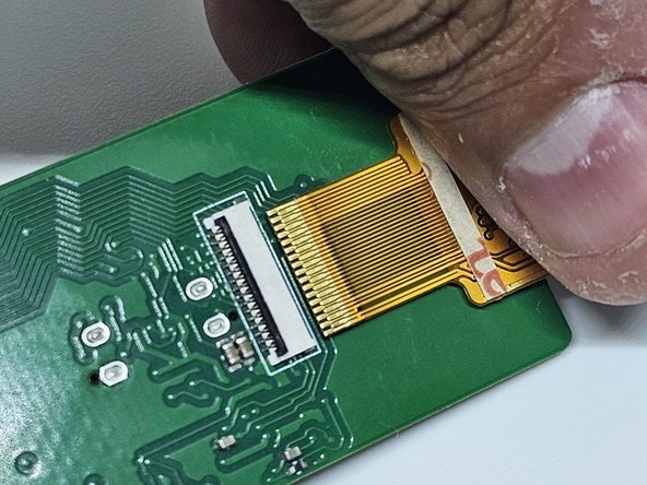 WebScreen Teardown, Disconnect the Display: 步骤 7 中的图像 3，3