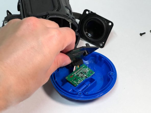 Ultimate Ears Wonderboom 3 Charging Port Replacement, Charging Port: crwdns2935265:011crwdnd2935265:02crwdnd2935265:02crwdne2935265:0