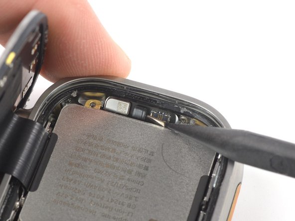Apple Watch Ultra Battery Replacement, Disconnect the battery: crwdns2935265:016crwdnd2935265:02crwdnd2935265:02crwdne2935265:0
