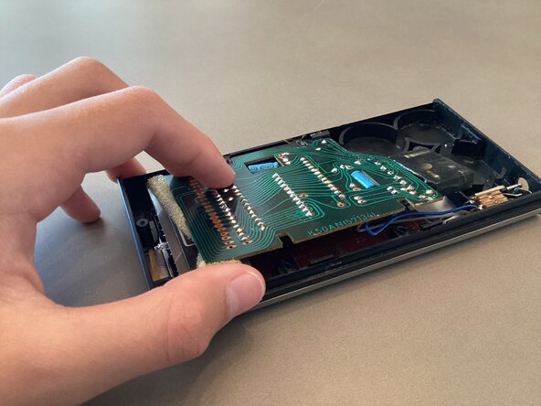 Qualitron 24K Calculator Teardown: crwdns2935265:04crwdnd2935265:02crwdnd2935265:03crwdne2935265:0