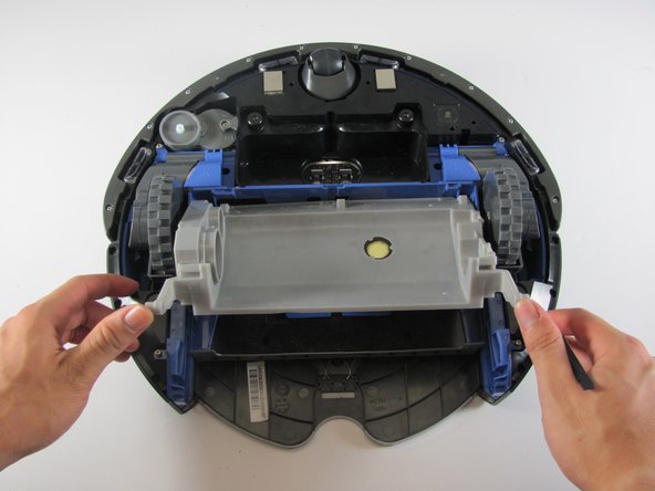 iRobot Roomba 655 Pet Series Brush Motor Replacement, Brush Motor Removal: crwdns2935265:05crwdnd2935265:03crwdnd2935265:03crwdne2935265:0