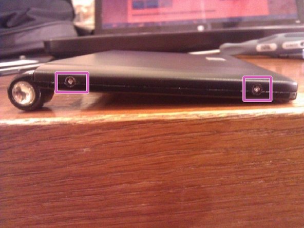 Nurian R9 Screen Replacement: 步骤 10 中的图像 3，3