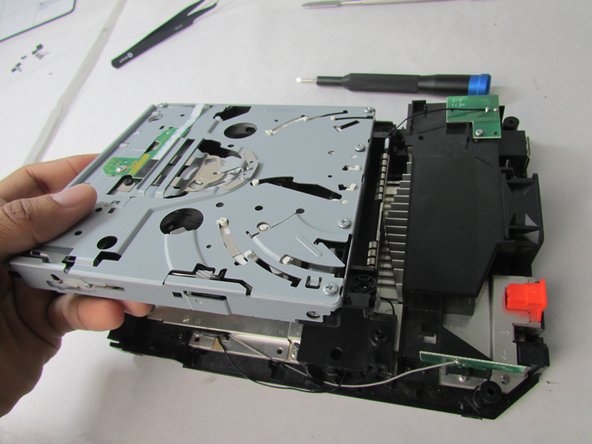Nintendo Wii 2011 Disassembly: step 12, image 3 of 3