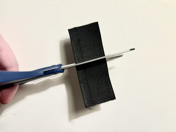 How to Enlarge a Skirt Waistband: crwdns2935265:03crwdnd2935265:03crwdnd2935265:03crwdne2935265:0