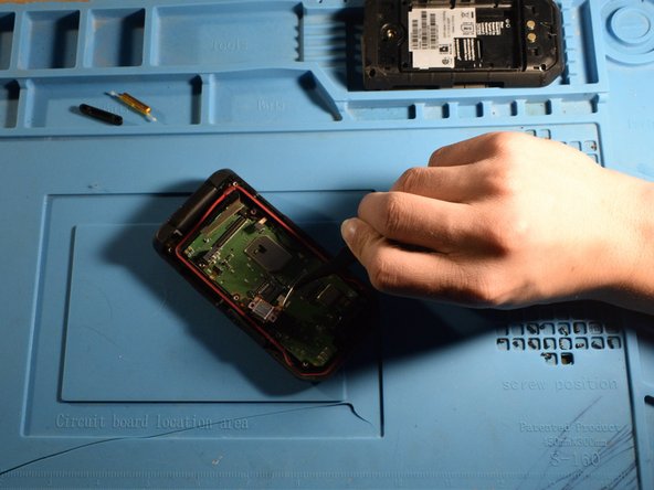 CAT S22 Teardown, removing small parts: crwdns2935265:06crwdnd2935265:03crwdnd2935265:03crwdne2935265:0