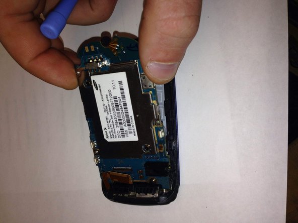 Samsung SPH-M360 Keyboard Replacement, Remove the logic board: crwdns2935265:06crwdnd2935265:03crwdnd2935265:03crwdne2935265:0